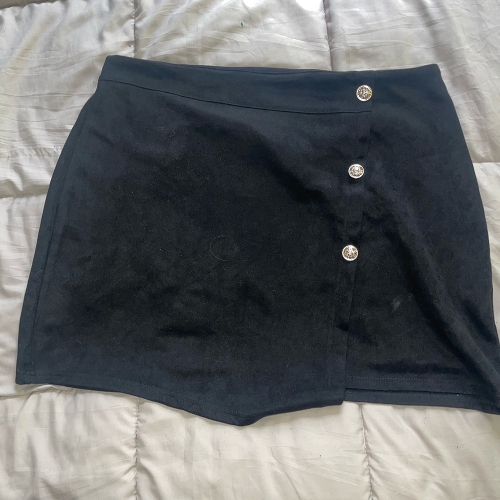 SHEIN Black Mini Skirt with Button Accents